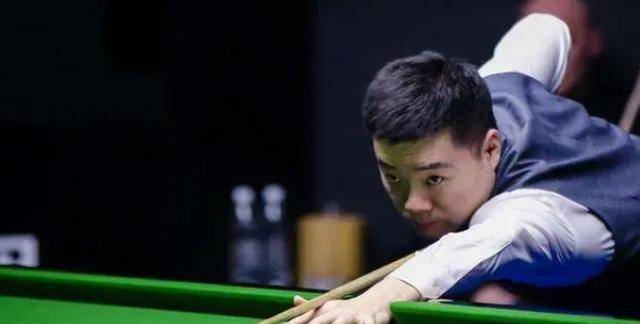 上举足轻重 上举足轻重