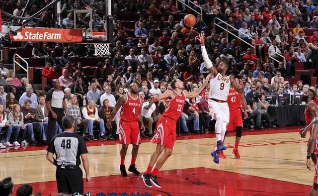 感和冷静的 感和冷静的